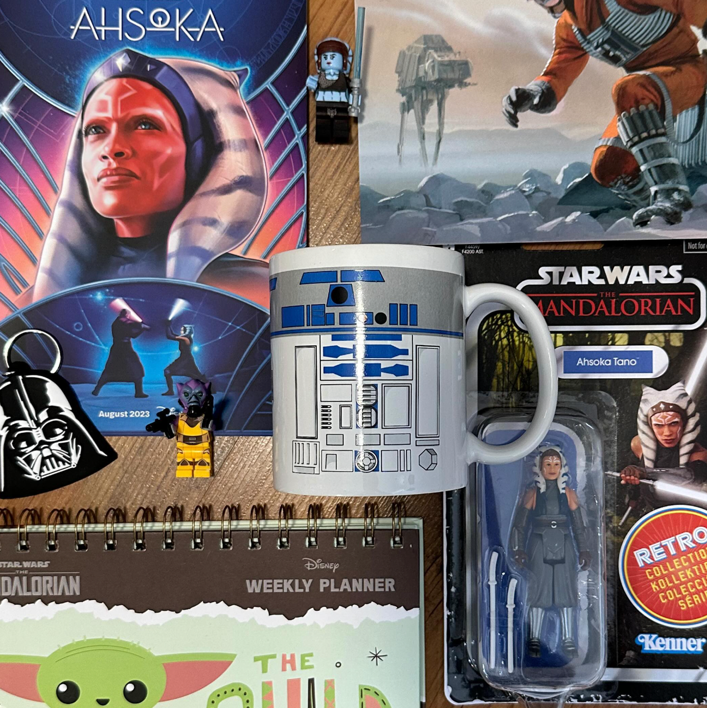 Star Wars Gift Box | Figures, Artwork, Accessories & More!