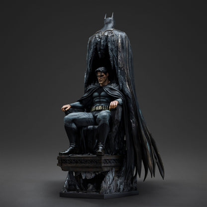 DC Comics Batman & Bruce Wayne 1/4 Legacy Replica Statue (79 cm)