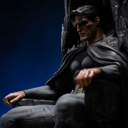 DC Comics Batman & Bruce Wayne 1/4 Legacy Replica Statue (79 cm)