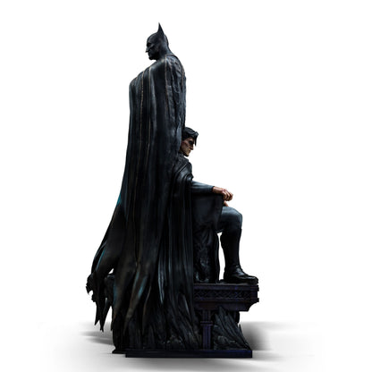 DC Comics Batman & Bruce Wayne 1/4 Legacy Replica Statue (79 cm)